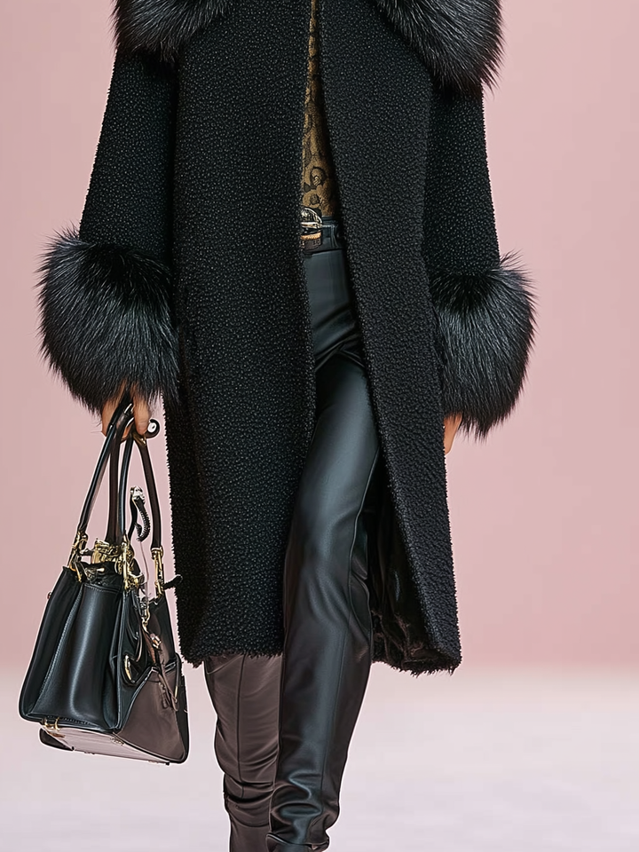 Cappotto in misto lana con polsini e rever