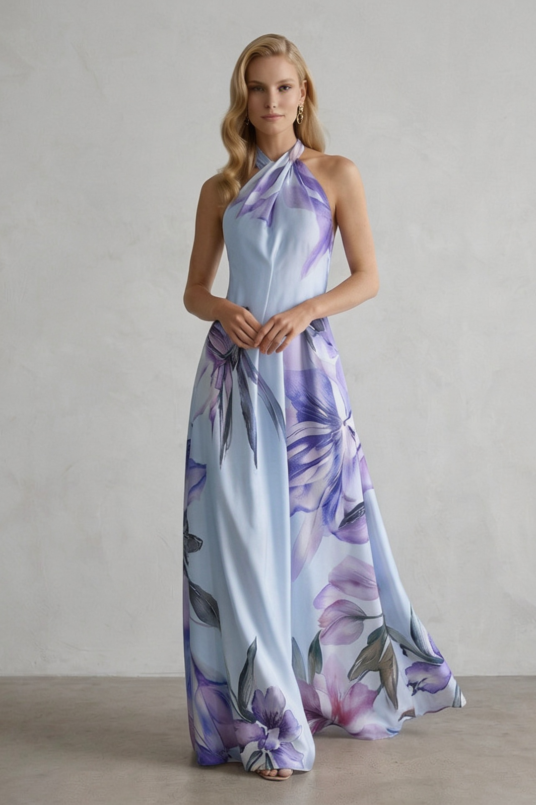 Liora • Abito lungo con scollo halter floreale