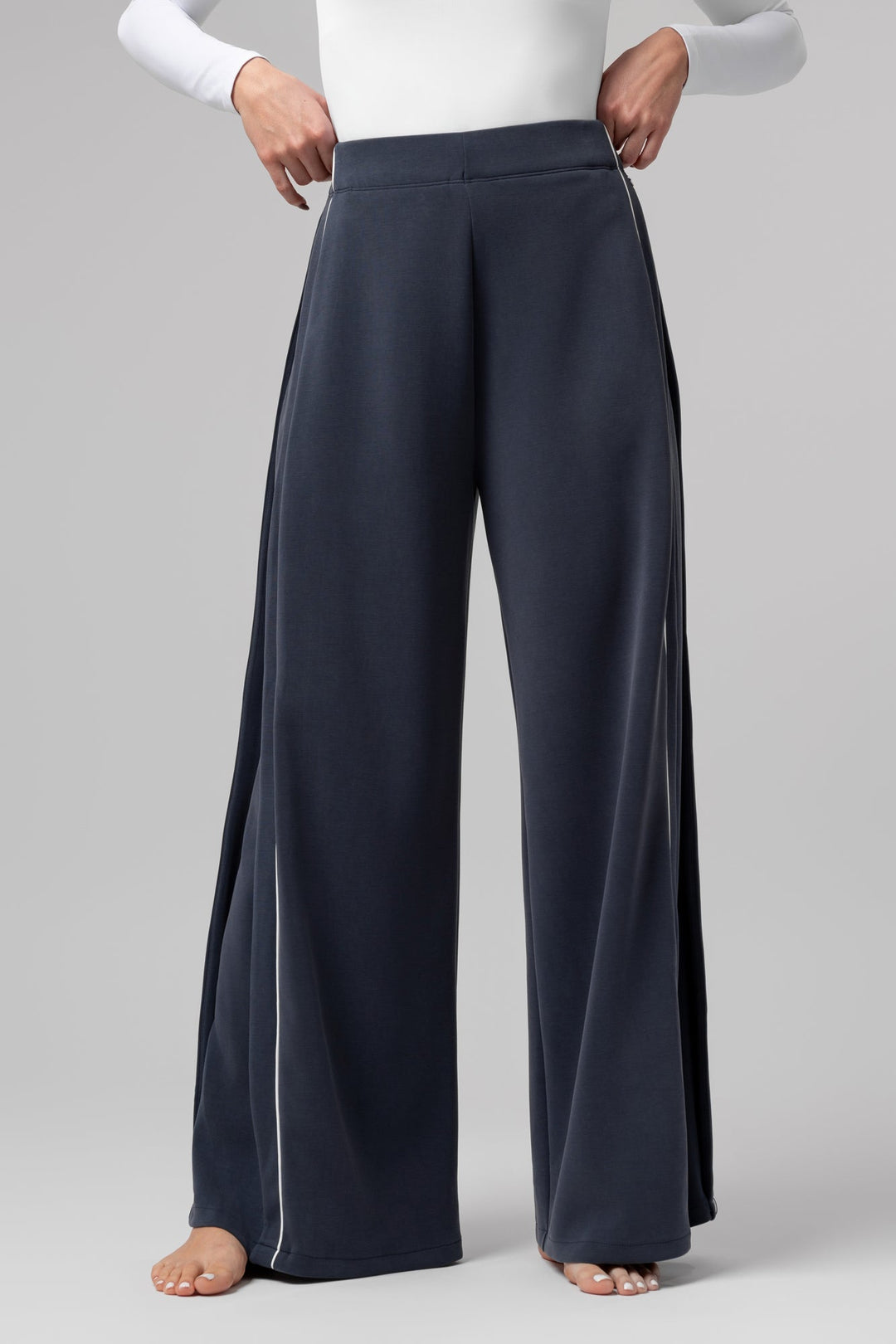 Pantaloni ChicLine Relaxed Linea