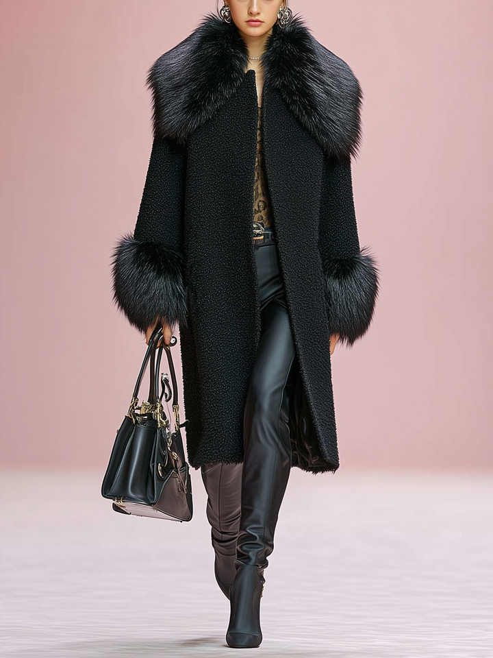 Cappotto in misto lana con polsini e rever