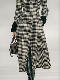 Cappotto lungo a motivo chevron in misto tweed con colletto alto e orlo