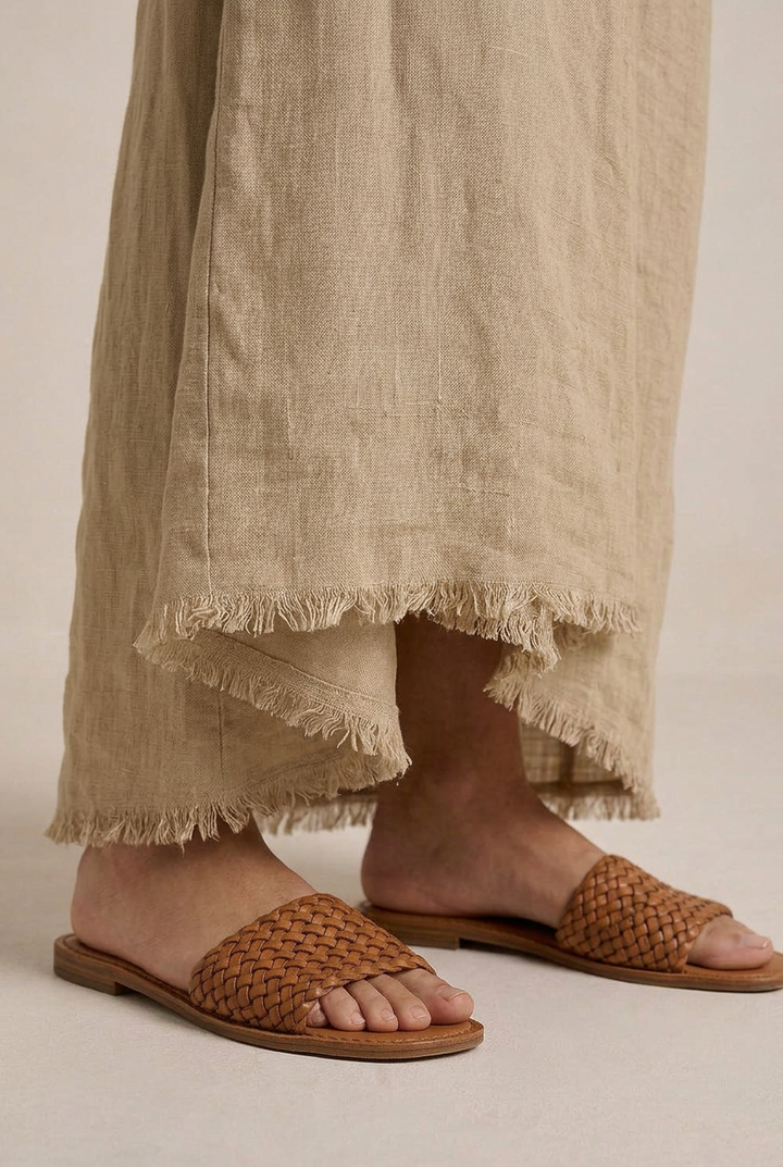 Avelina | Abito maxi con scollo all’americana, voluminoso, in cotone e lino