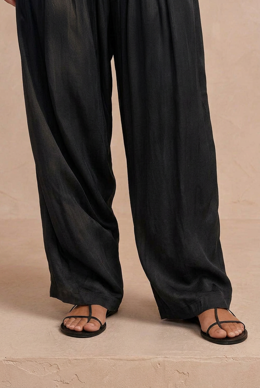 Aurora | Set top senza maniche con collo all'americana e pantaloni plissettati